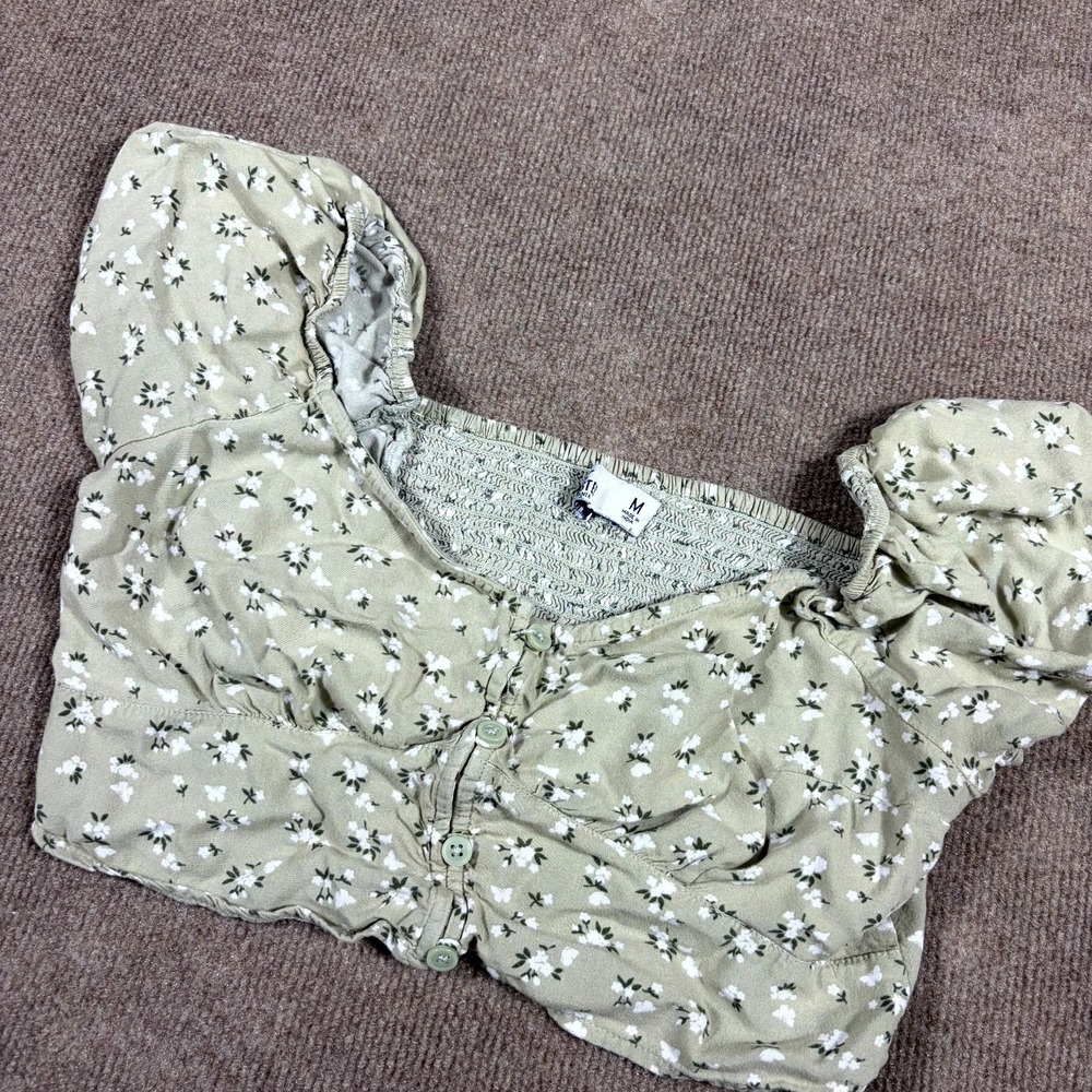 Hollister Crop Top Womens M Sage Green Floral Smocked Puff Sleeves Front Button